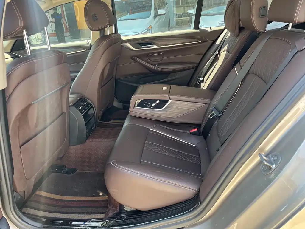 BMW 5 Series New Energy — фото 6