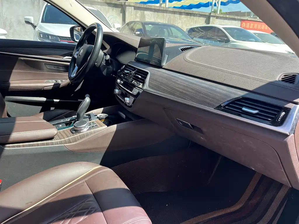 BMW 5 Series New Energy — фото 8