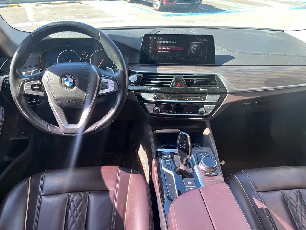 BMW 5 Series — фото 9