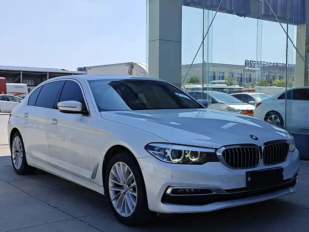 BMW 5 Series — фото 3