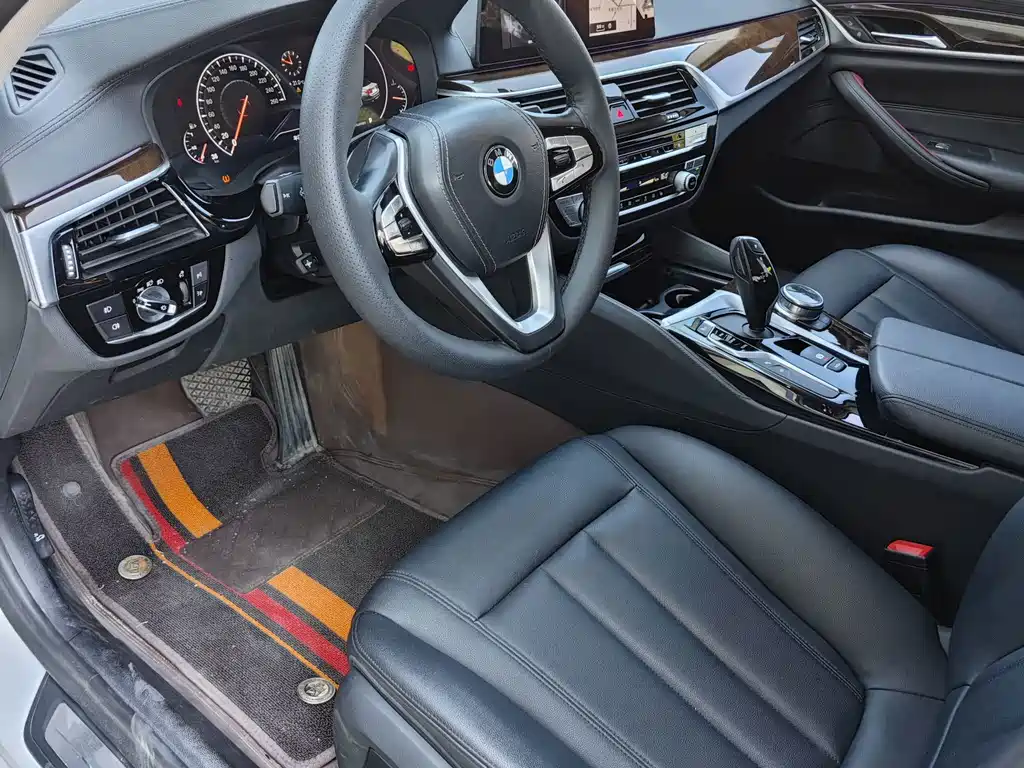 BMW 5 Series — фото 4