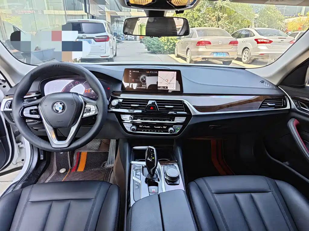 BMW 5 Series — фото 5