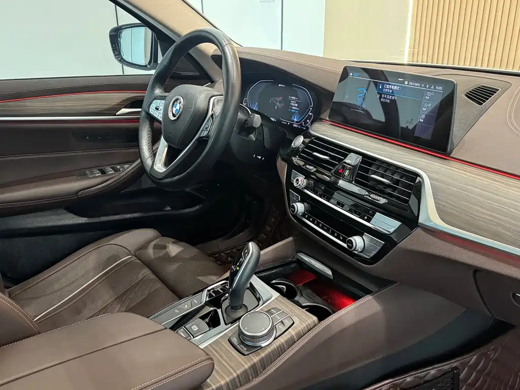 BMW 5 Series New Energy — фото 10