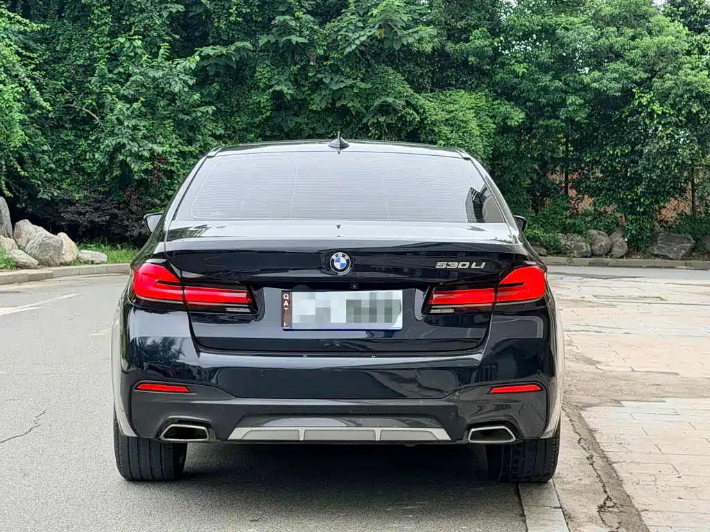 BMW 5 Series — фото 4