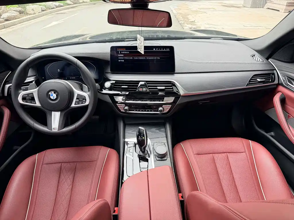 BMW 5 Series — фото 6