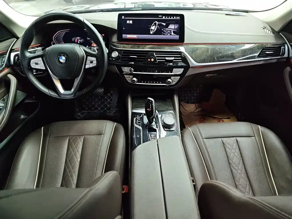 BMW 5 Series — фото 10