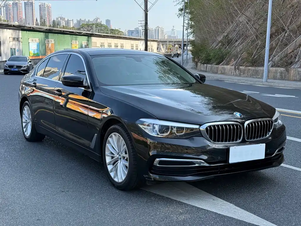 BMW 5 Series — фото 3