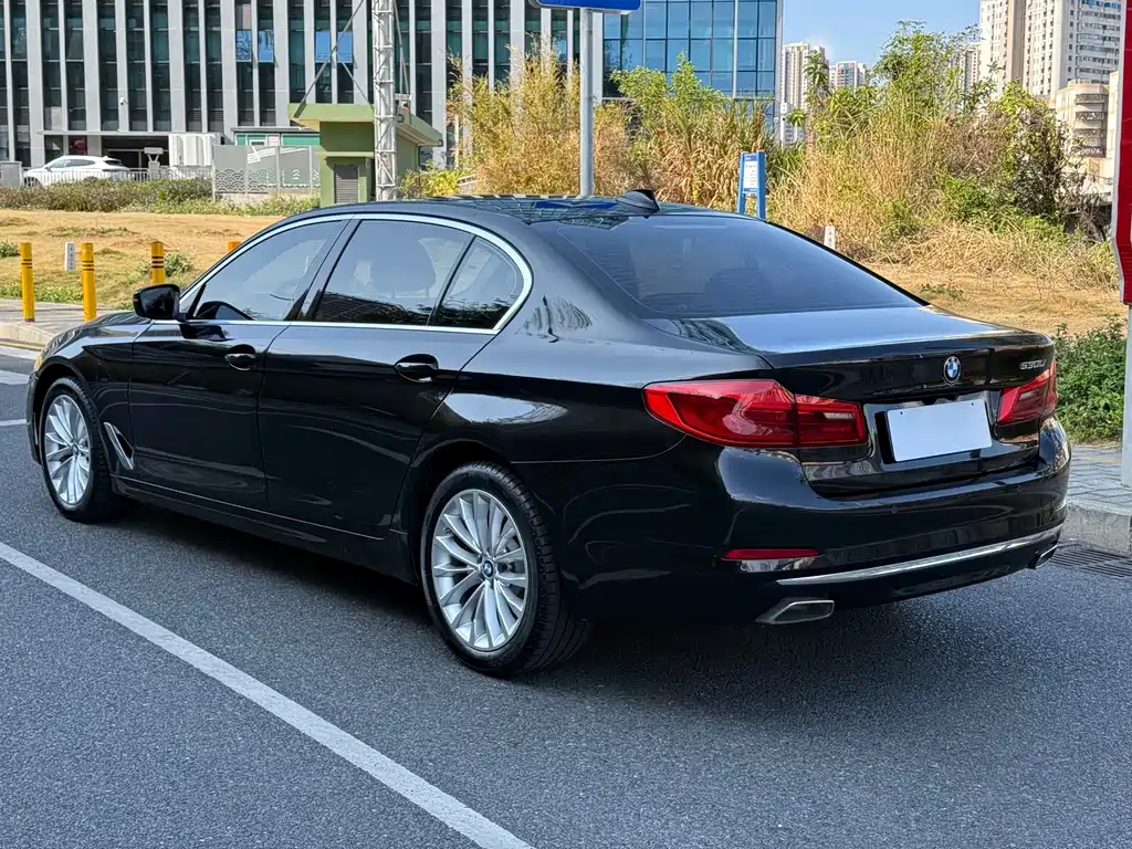 BMW 5 Series — фото 6