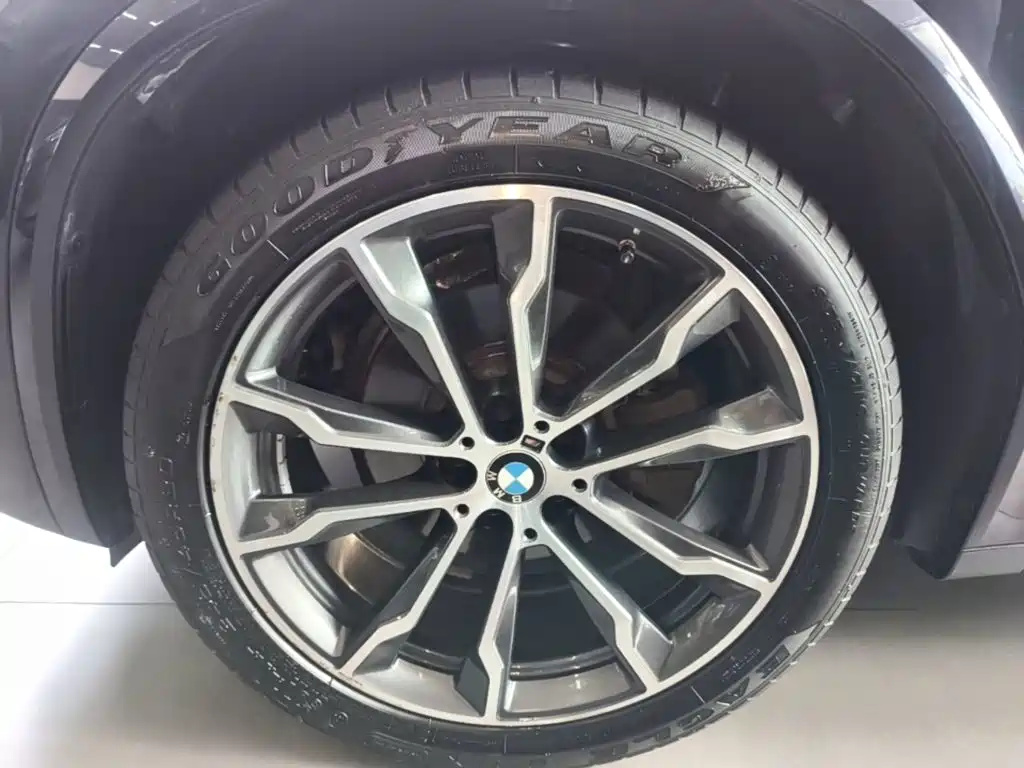 BMW X3 — фото 23