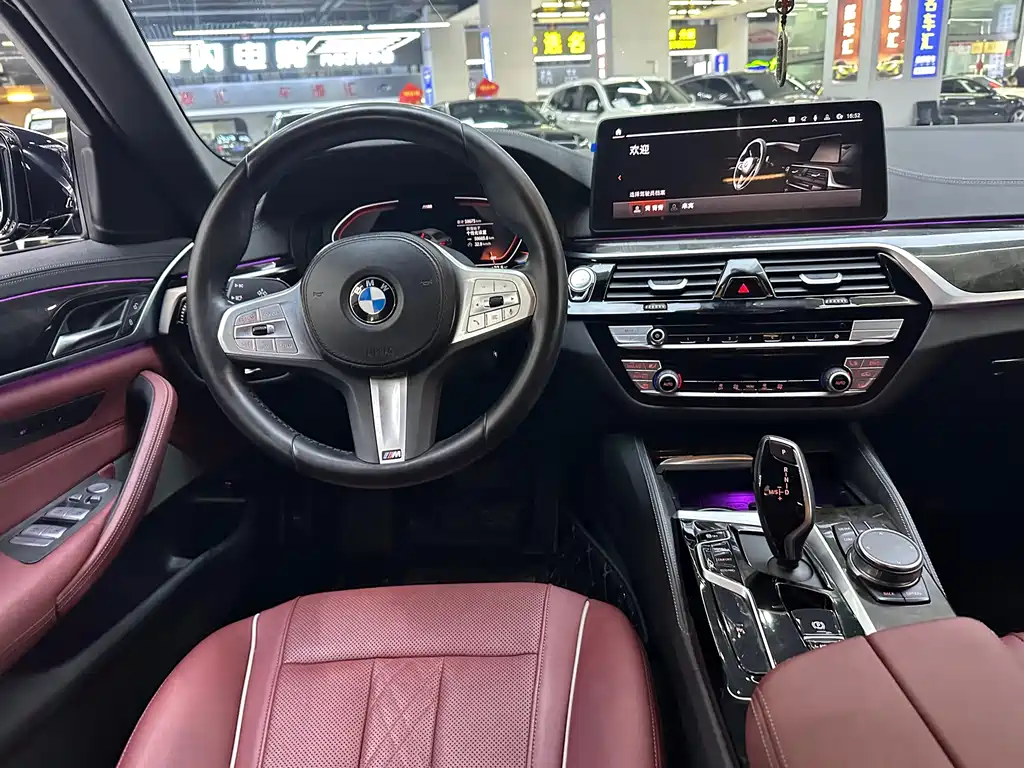 BMW 5 Series — фото 13