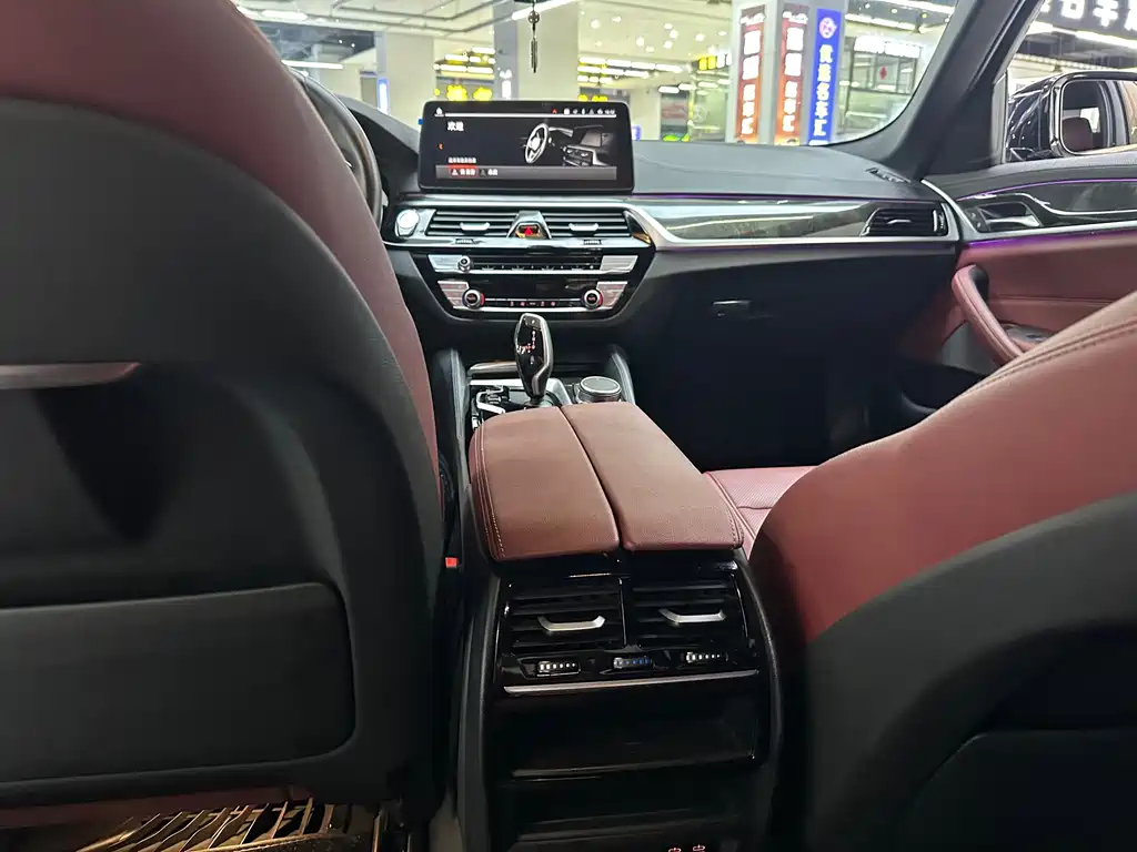BMW 5 Series — фото 14
