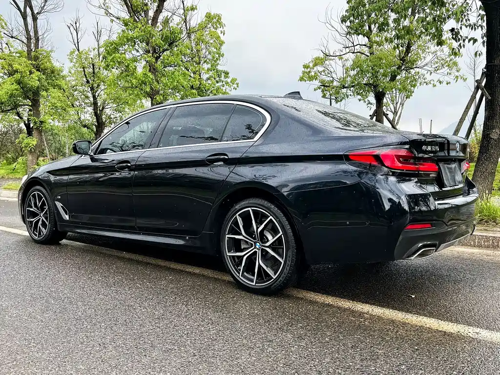 BMW 5 Series — фото 4