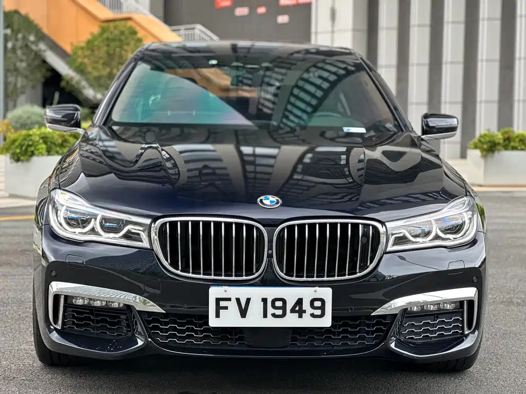 BMW 7 Series — фото 2