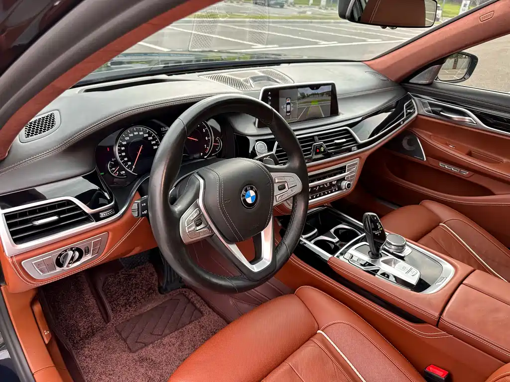 BMW 7 Series — фото 36