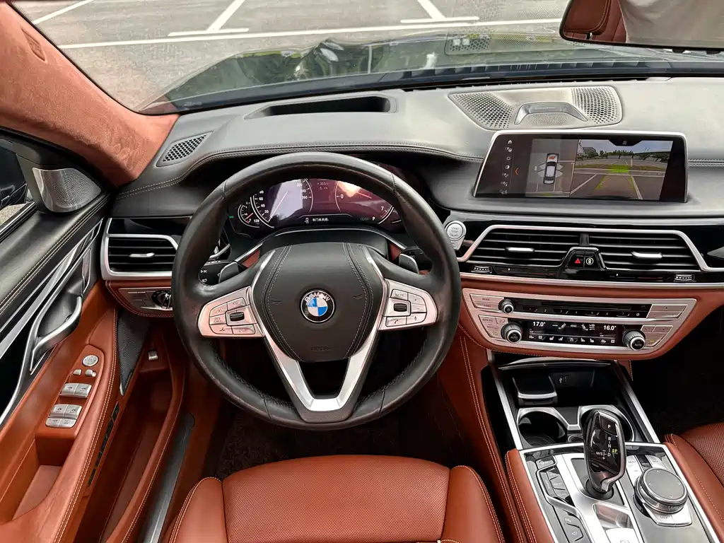 BMW 7 Series — фото 9