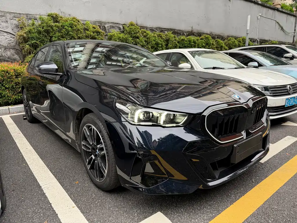 BMW 5 Series — фото 3