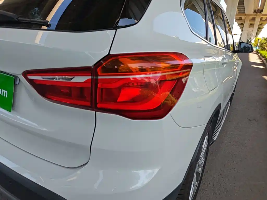 BMW X1 — фото 8
