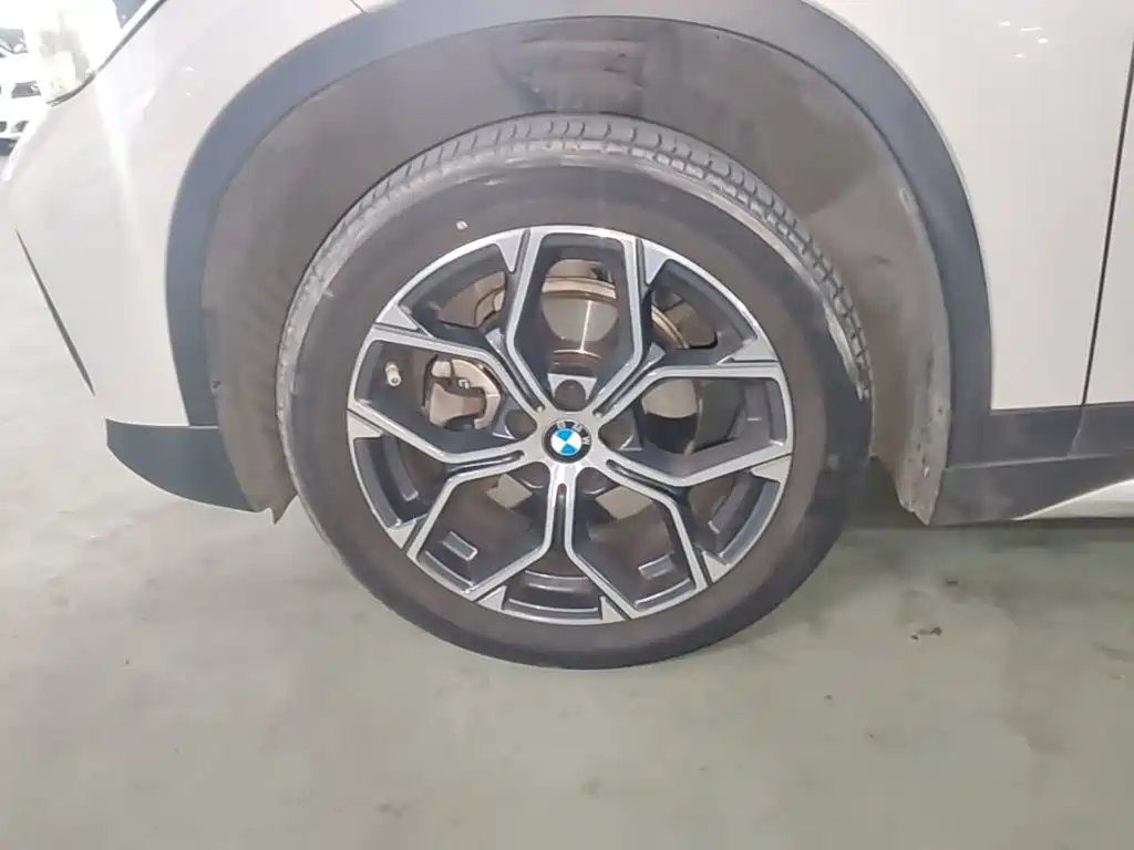 BMW X1 — фото 23