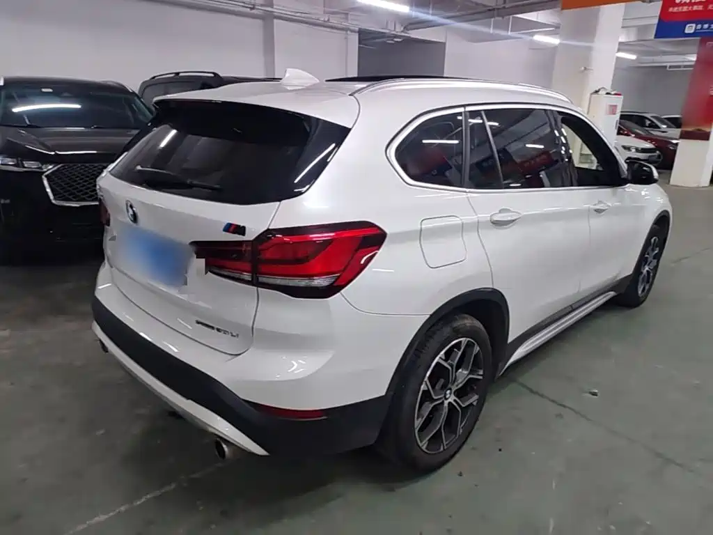 BMW X1 — фото 7