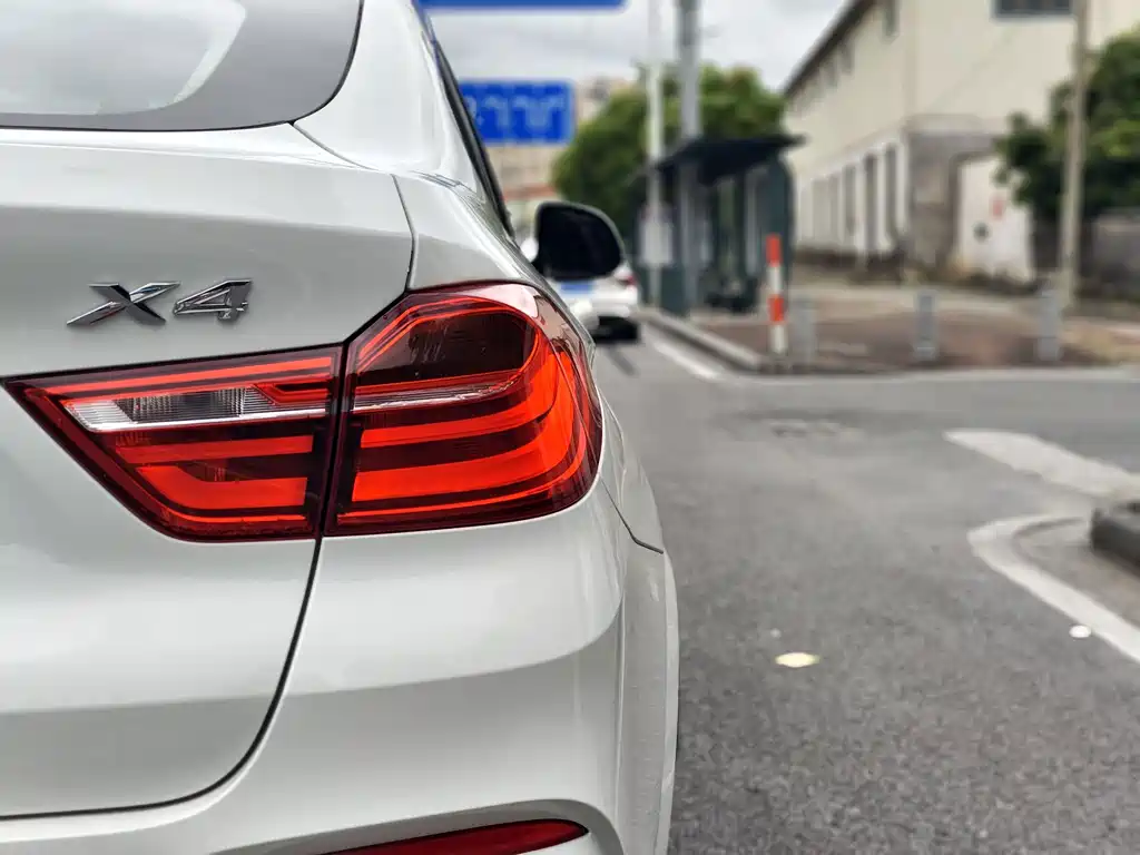 BMW X4 — фото 8