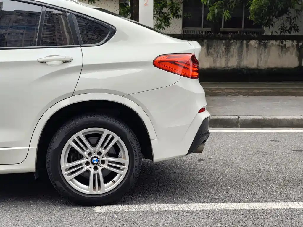 BMW X4 — фото 10