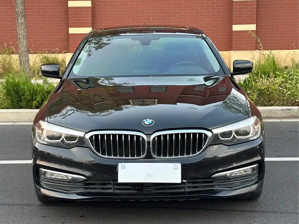 BMW 5 Series — фото 10