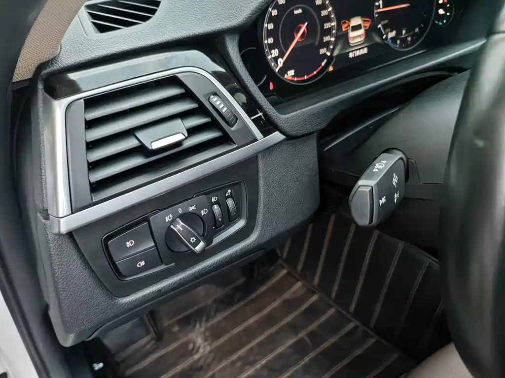 BMW 3 Series — фото 14