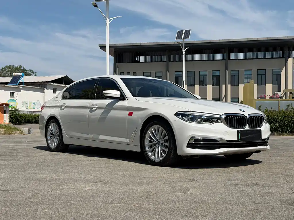 BMW 5 Series New Energy — фото 3
