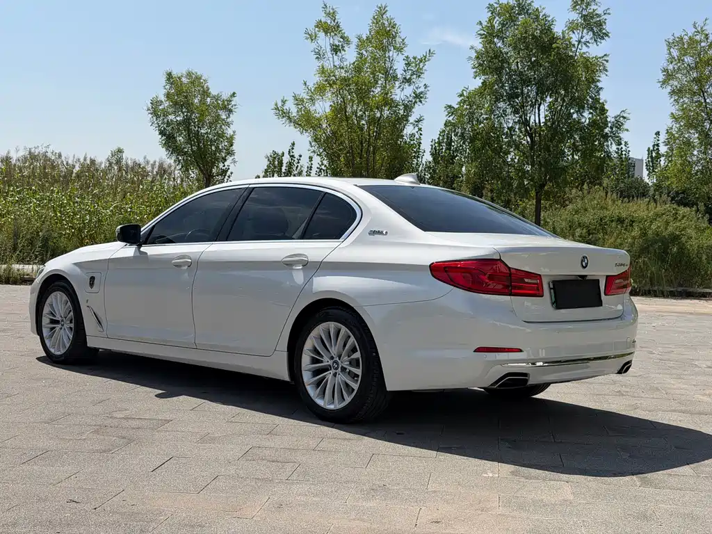 BMW 5 Series New Energy — фото 7