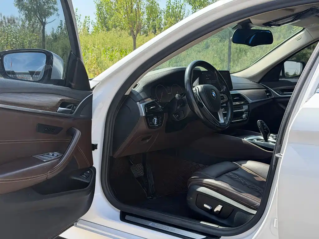 BMW 5 Series New Energy — фото 8