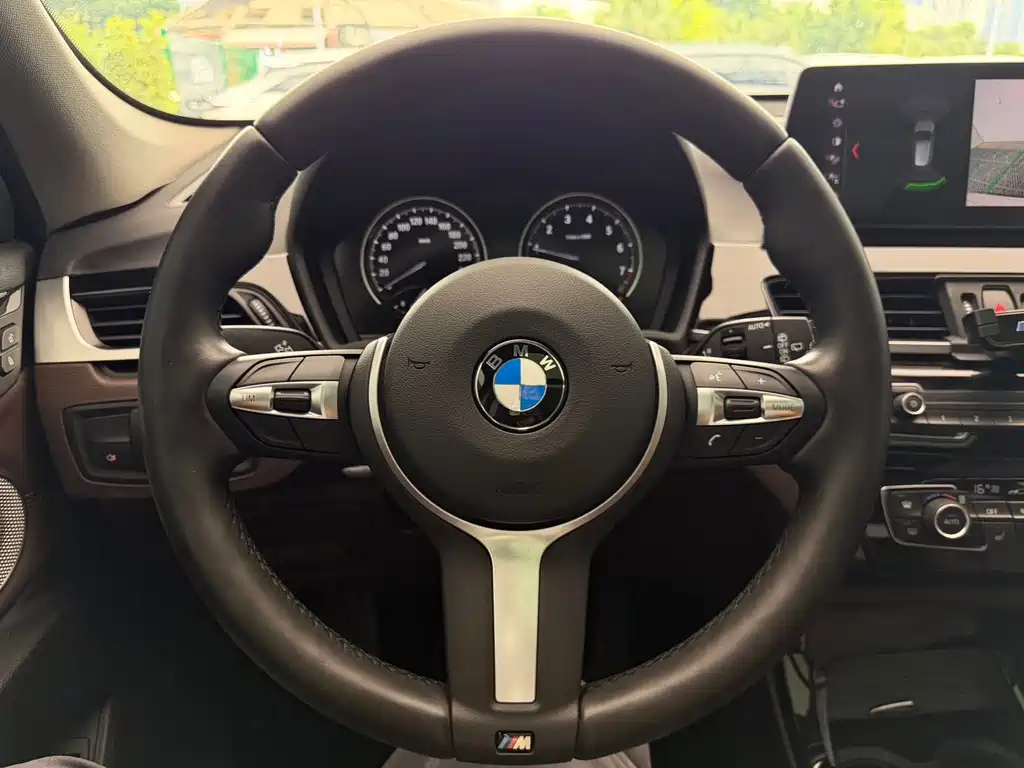 BMW X1 — фото 10