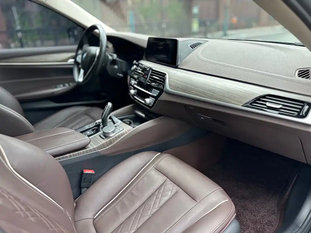 BMW 5 Series New Energy — фото 14