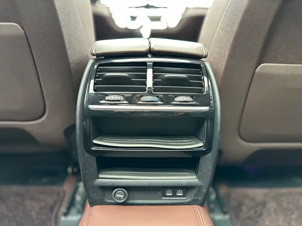 BMW 5 Series New Energy — фото 17