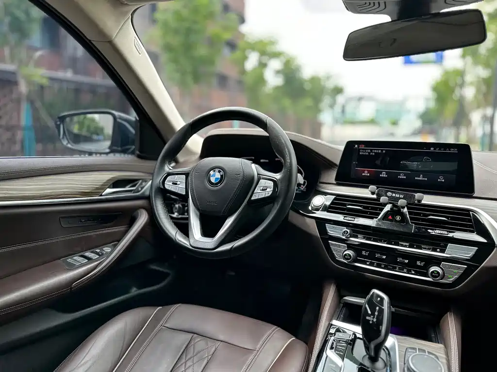 BMW 5 Series New Energy — фото 23