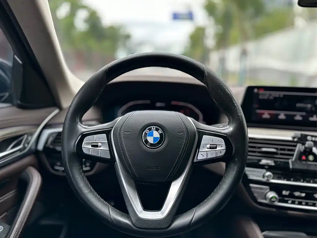 BMW 5 Series New Energy — фото 24