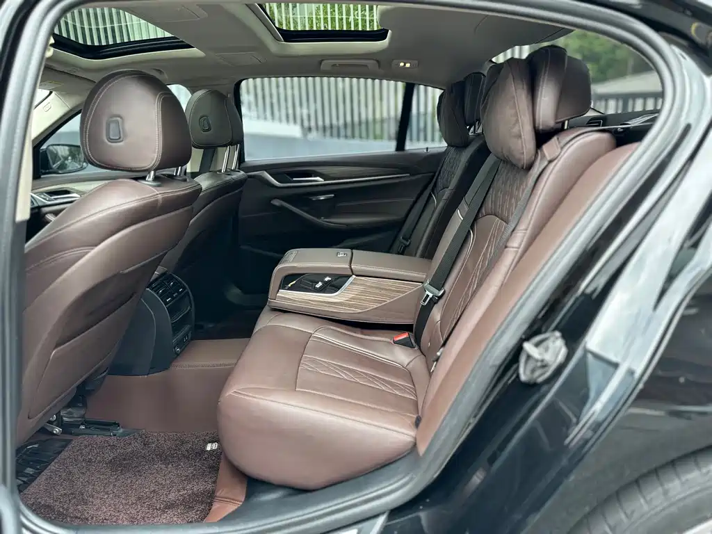 BMW 5 Series New Energy — фото 26