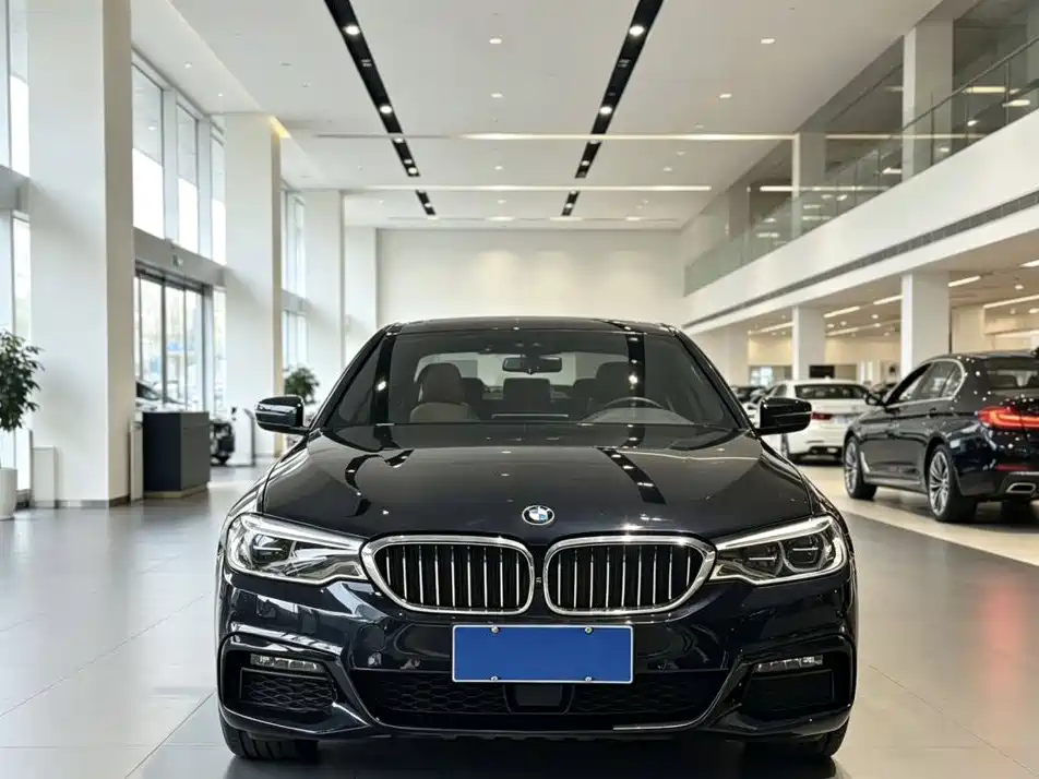 BMW 5 Series — фото 2