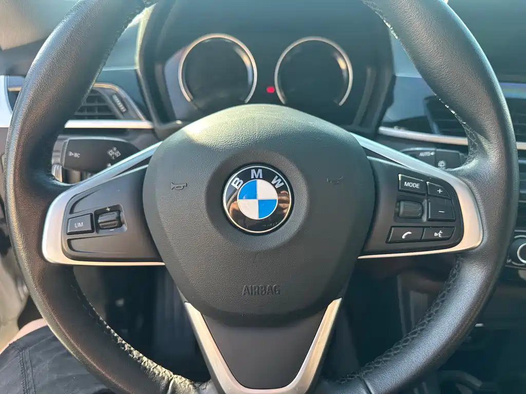 BMW X1 — фото 13