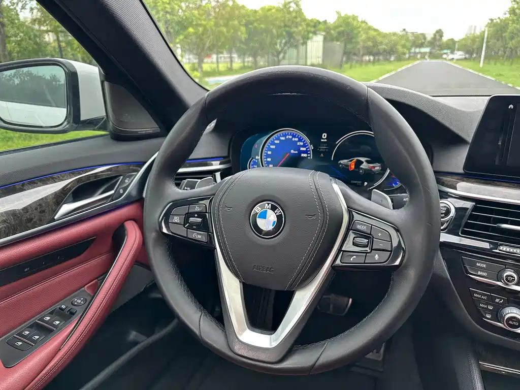 BMW 5 Series — фото 10