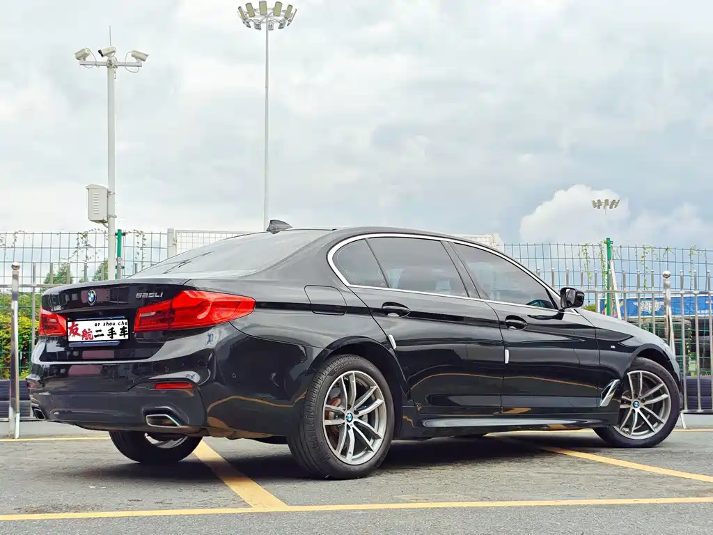BMW 5 Series — фото 2