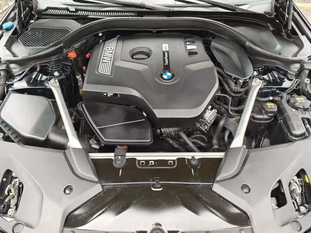 BMW 5 Series — фото 14