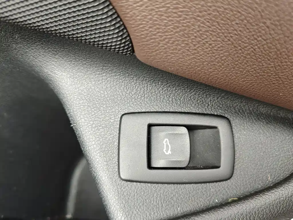 BMW 5 Series — фото 17