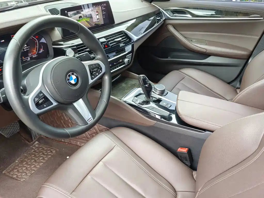 BMW 5 Series — фото 9