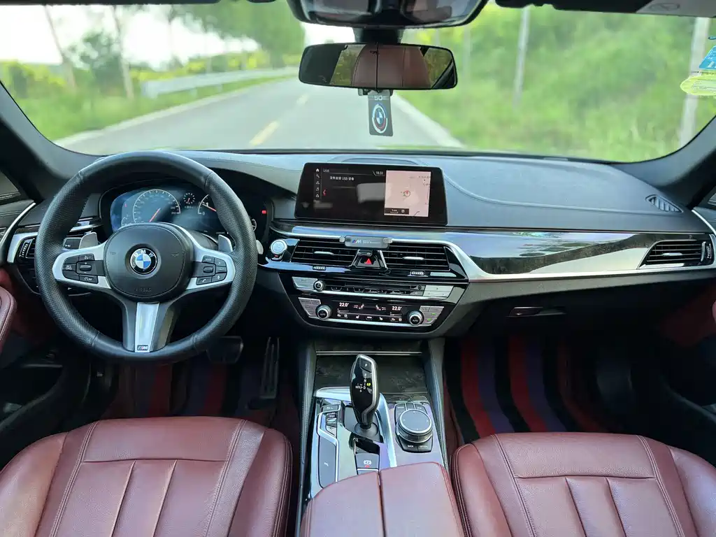 BMW 5 Series — фото 4