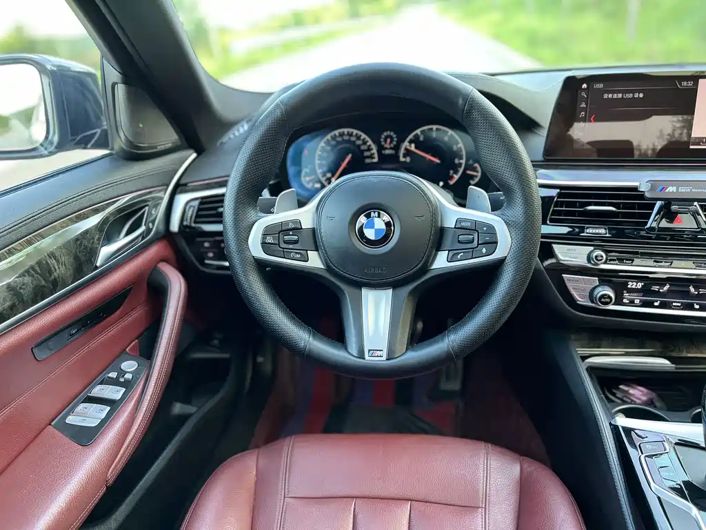 BMW 5 Series — фото 5