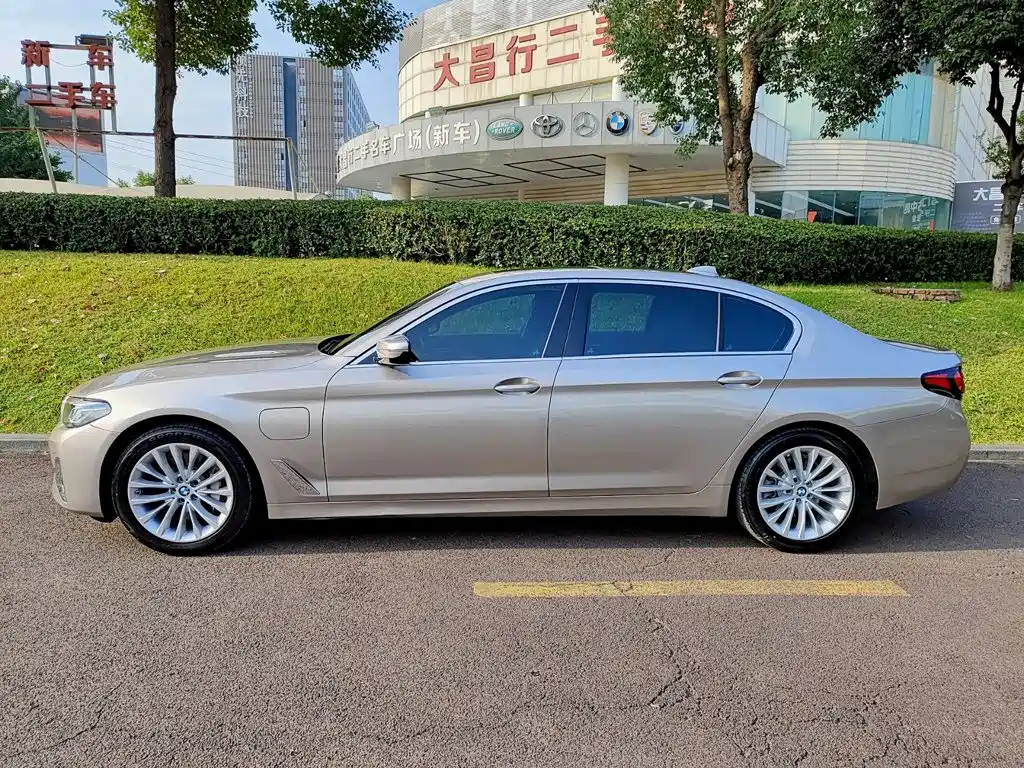 BMW 5 Series New Energy — фото 3