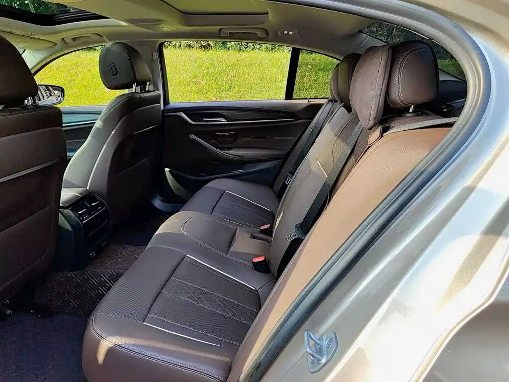 BMW 5 Series New Energy — фото 8