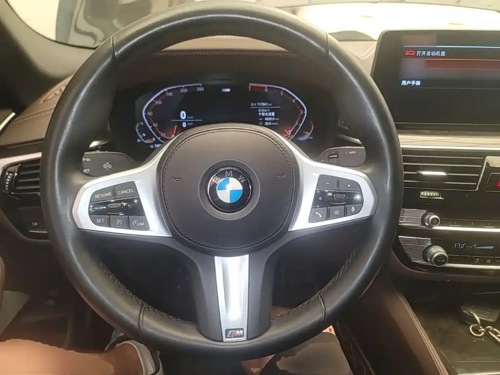 BMW 5 Series — фото 11