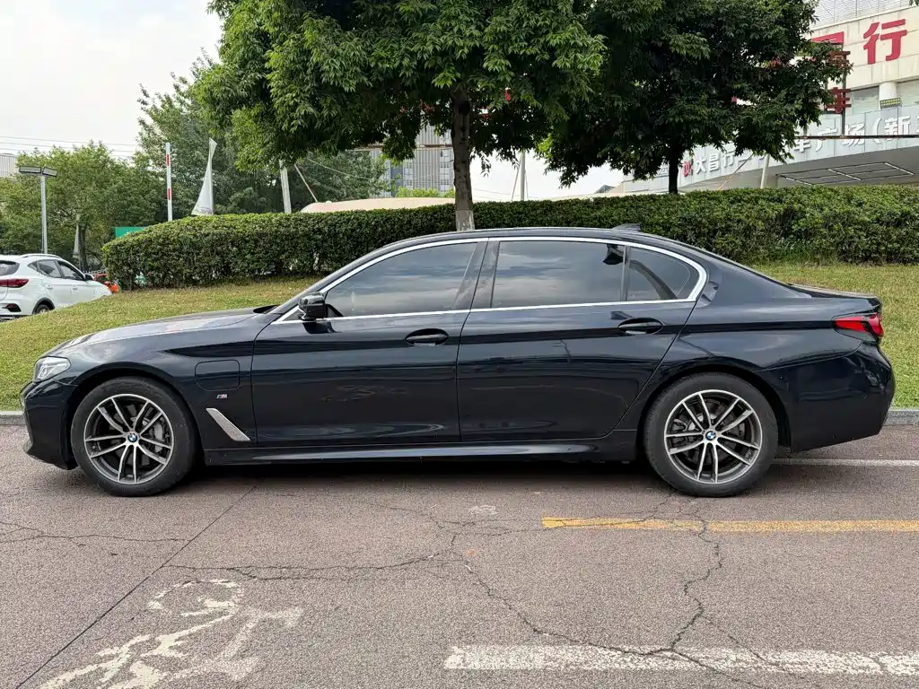 BMW 5 Series New Energy — фото 3