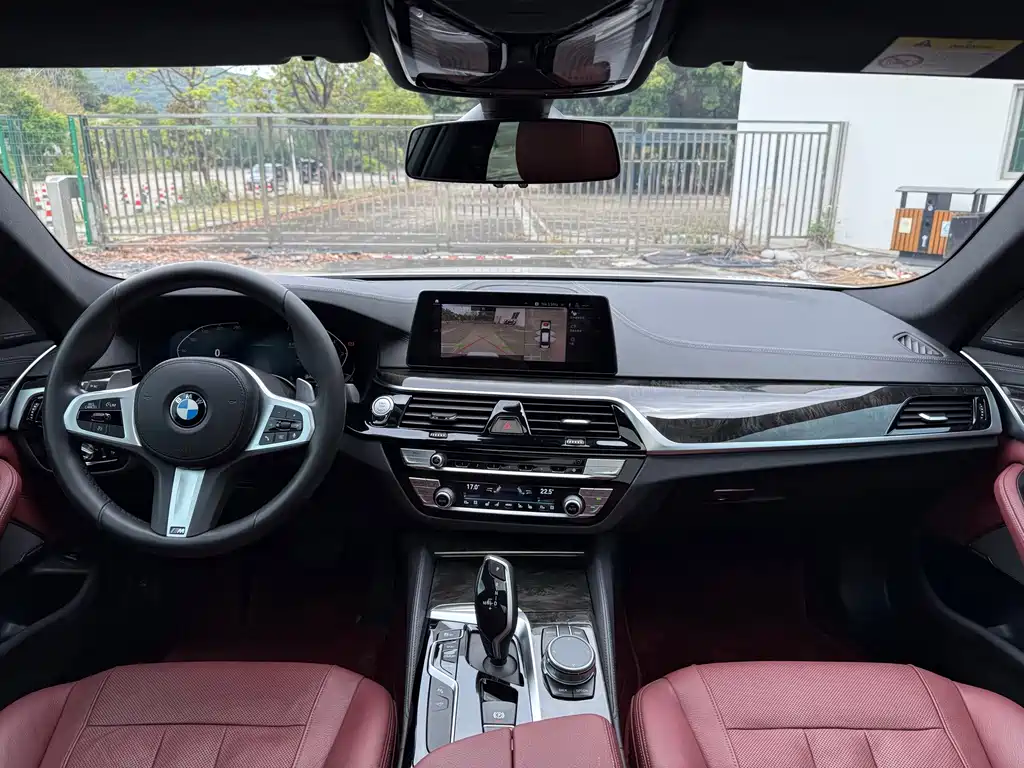 BMW 5 Series — фото 17